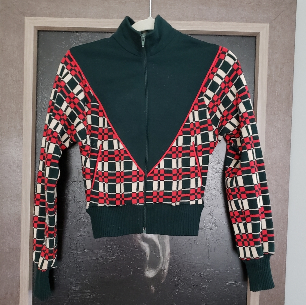 Fun cropped zip up sweater